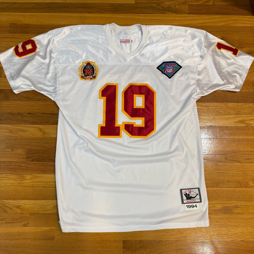 VINTAGE: Joe Montana Football Jersey with patches